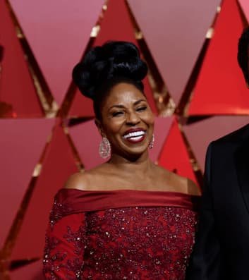 Pauletta Washington Photo