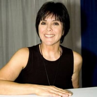 Joyce DeWitt Bio, Age, Wiki, Parents, Height, Net Worth, Threes Company, Levar Burton, Children, Legs and 2021