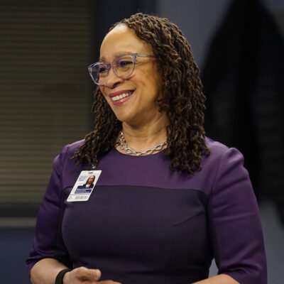 S. Epatha Merkerson Bio, Age, Nationality, Height, Parents, Siblings, Husband, Son, Net Worth, Law & Order, Movies,