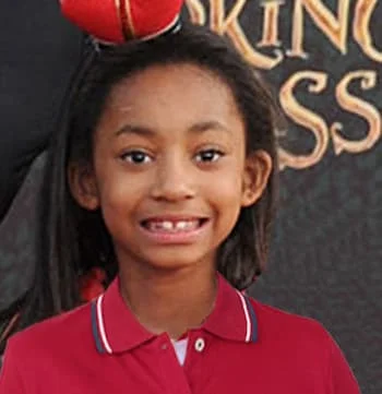 Angel Iris Murphy Brown Photo (1)