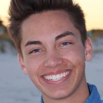 Asa Howard Bio, Age, Duck Dynasty, Height, Sister, Dad, College, Parents, Sadie Robertson and Net Worth