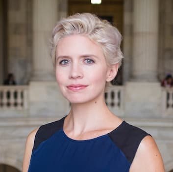 Leigh Ann Caldwell Photo