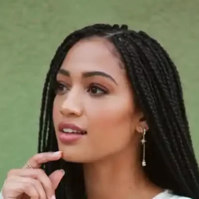 Samantha Logan Bio, Age, Wiki, Height, Married, Relationship, Nationality, Parents, Mother, Father, Net Worth,13 Reasons Why, All Americans