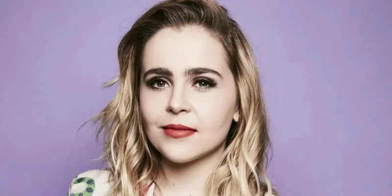 Mae Whitman Photo