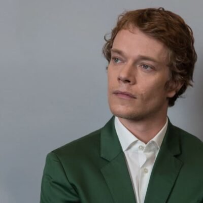 Alfie Allen Bio, Age, Wiki, Net Worth, Sister, Brother, Height, Family, Movies and TV Shows