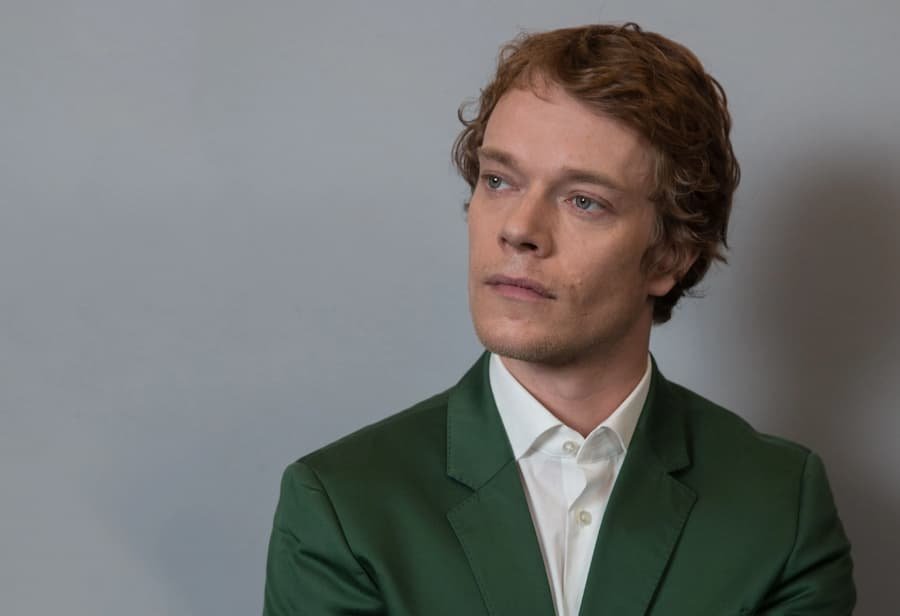 Alfie Allen Photo