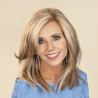 Beth Moore Bio, Age, Bible Studies, Controversy, Anglican, Twitter, Books, Net Worth