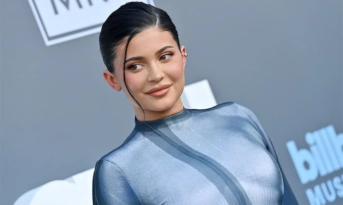 You are currently viewing Kylie Jenner Socialite, Age, Wiki, Net Worth, Father, Kids, Siblings, Husband, Baby, Movies
