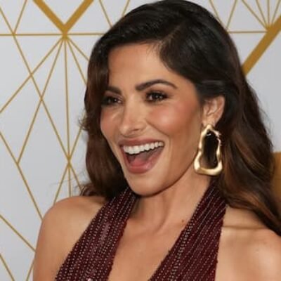 Sarah Shahi Bio, Age, Wiki, Real Name, Net Worth, Height, Family, Father, Movies and TV Shows