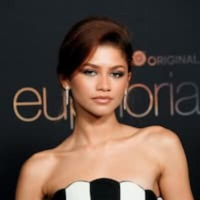 Zendaya Siblings, Bio, Age, Height, Parents, Net Worth, Movies, Engaged and House