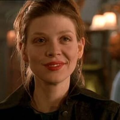 Amber Benson Bio, Age, Wiki, Net worth, Parents, Husband, Height, Nationality, Movies