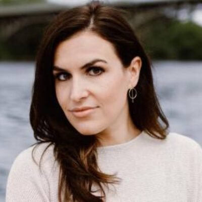 Erin Como Husband, FOX 5, Bio, Age, Boyfriend, Family, Height, Salary and Net Worth