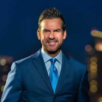 Kyle Kraska Shooting, Fox11, Bio, Age, Wedding, Wife, Family, Height, Salary and Net Worth