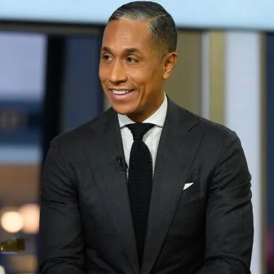 Miguel Almaguer Photo