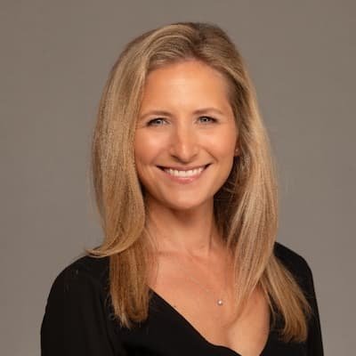 Jenn Bernstein Fox 61, Husband, Bio, Age, Wedding, Connecticut