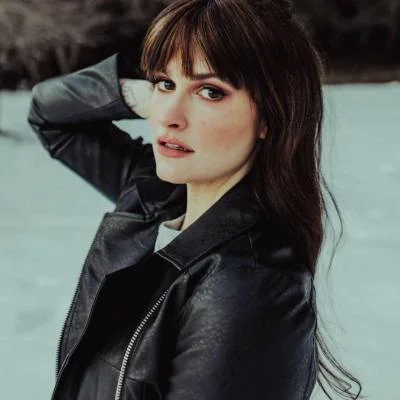 Courtney LaPlante Net Worth 2026, Husband, Age, Kids and Height