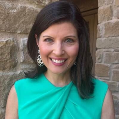 Chikage Windler Bio, Age, Dresses, Parents, CBS, Wikipedia, Husband, Height, Salary and Net Worth