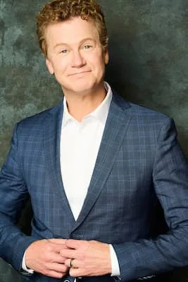 Jonathan Mangum Photo